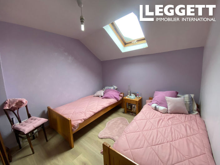 Image No.8-3 Bed House for sale