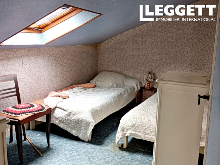 Image No.6-5 Bed House for sale