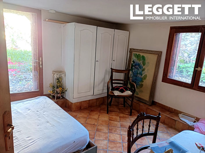 Image No.7-5 Bed House for sale