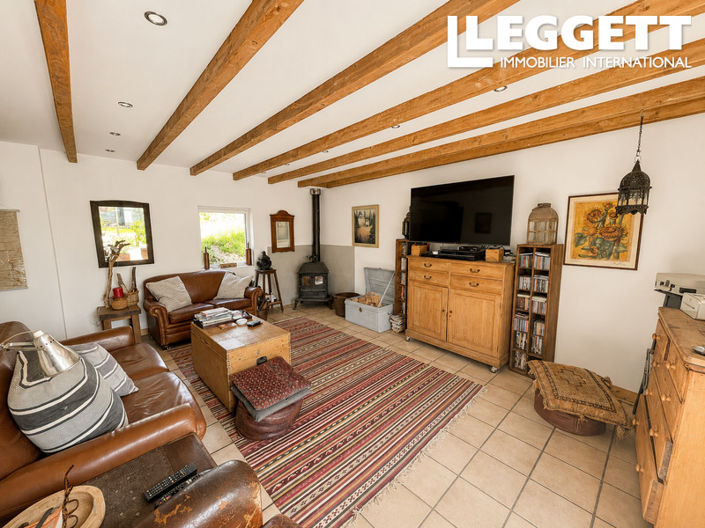 Image No.5-2 Bed House for sale