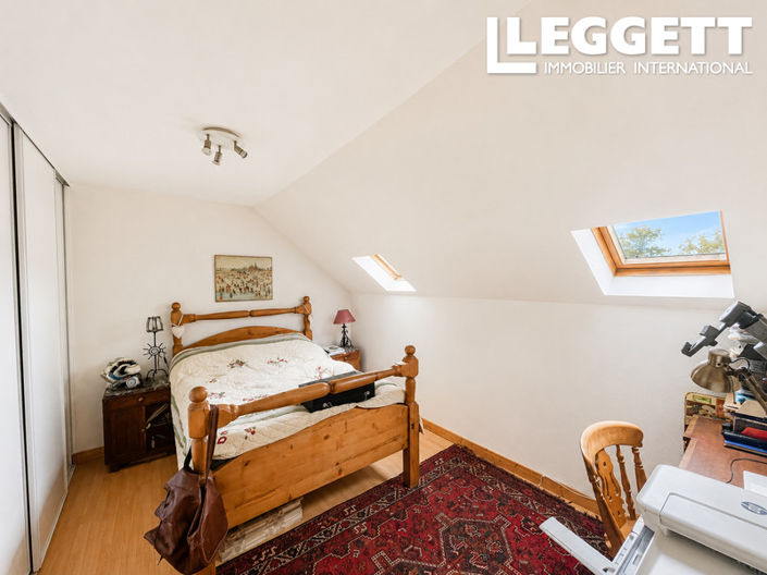 Image No.9-2 Bed House for sale