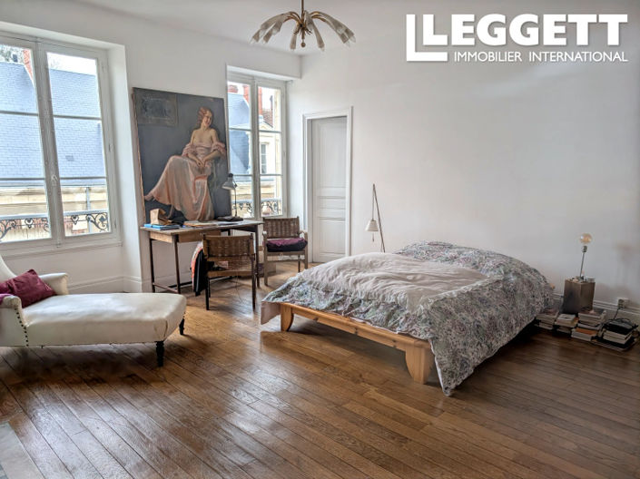 Image No.8-6 Bed House for sale