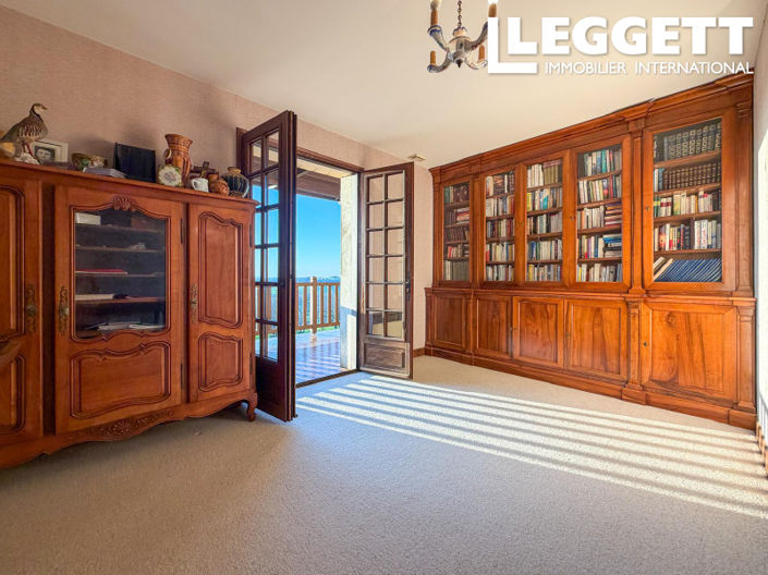 Image No.9-9 Bed House for sale