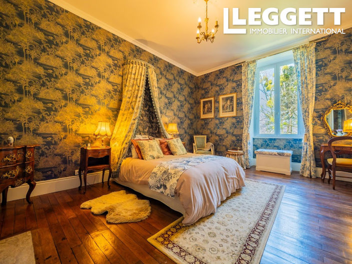 Image No.8-12 Bed Chateaux for sale