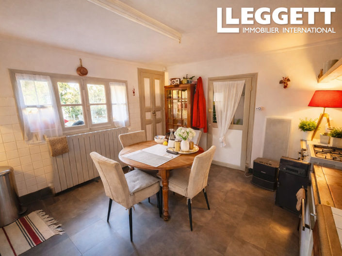 Image No.8-2 Bed House for sale