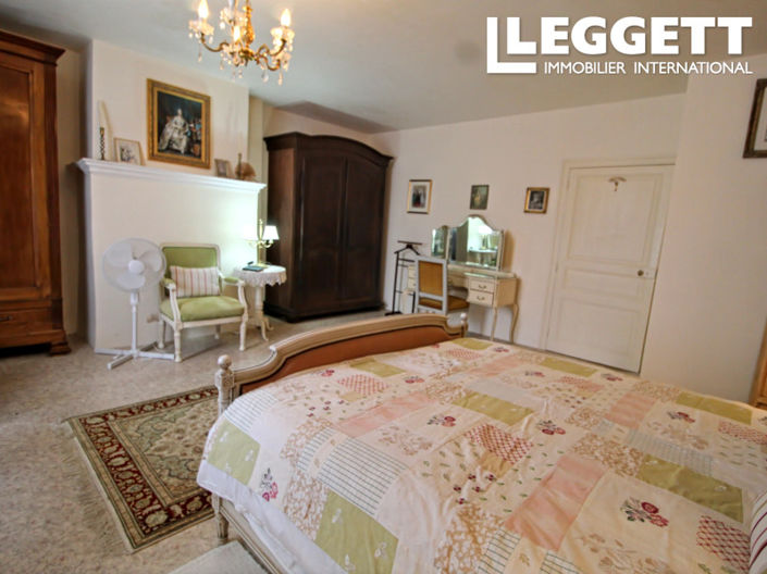 Image No.9-3 Bed House for sale