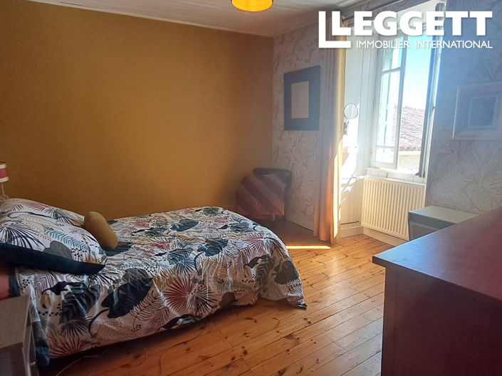 Image No.7-6 Bed House for sale