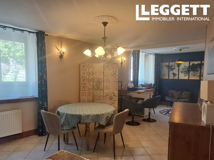 Image No.8-6 Bed House for sale