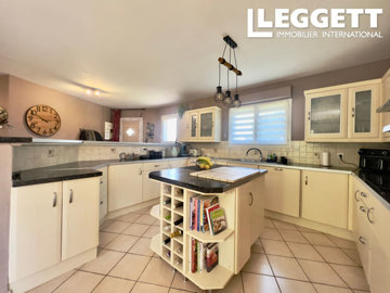 ahr0chm6ly9jzg4uagvzdglhlmltbw8vaw1hz2uvvevom