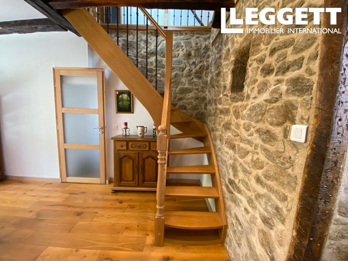 Image No.10-3 Bed House for sale