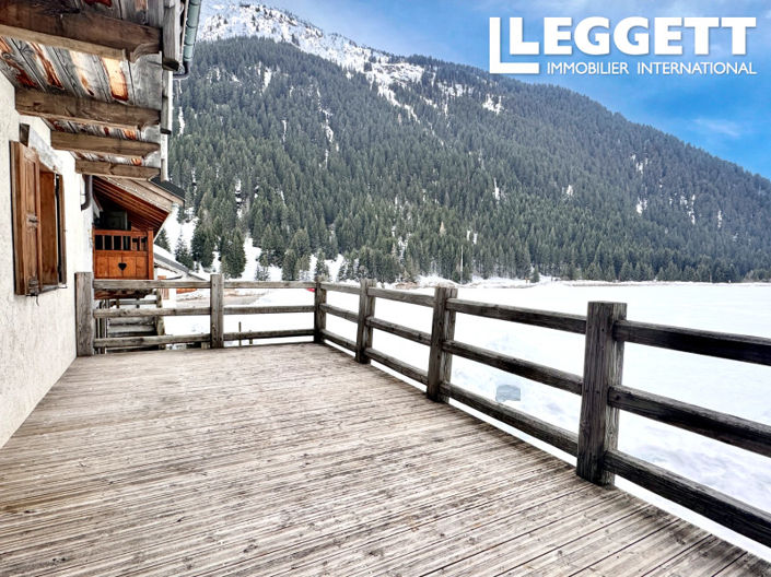 Image No.4-8 Bed House for sale