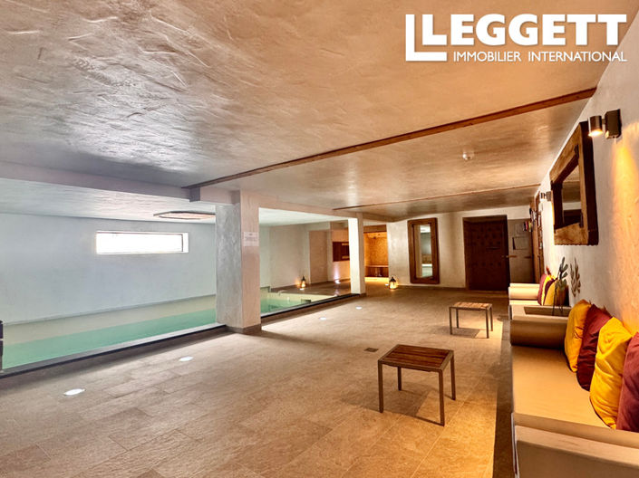 Image No.8-8 Bed House for sale