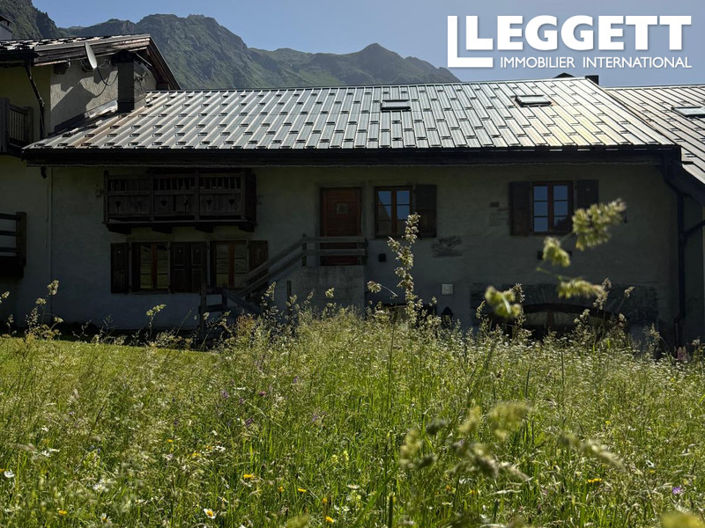 Image No.9-8 Bed House for sale