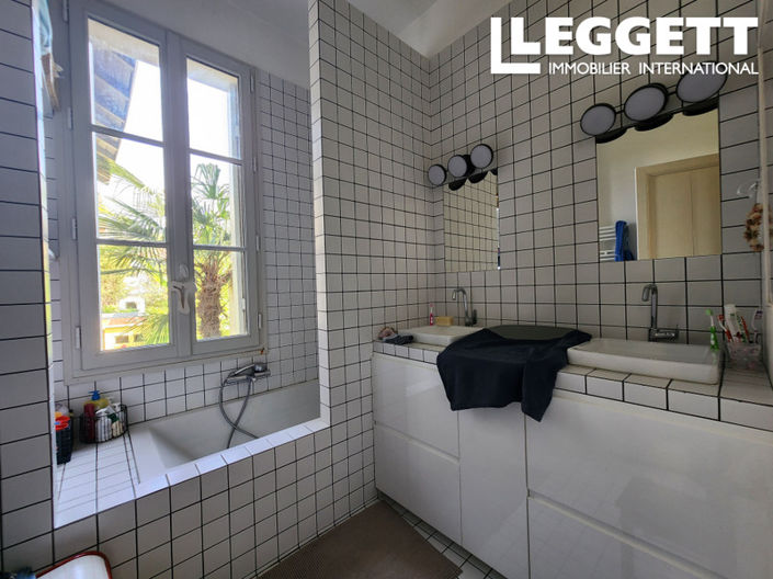 Image No.10-4 Bed House for sale
