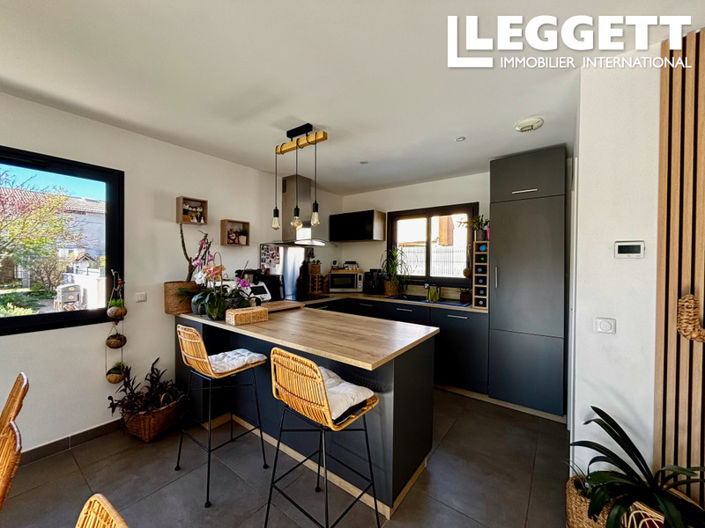 Image No.6-4 Bed House for sale