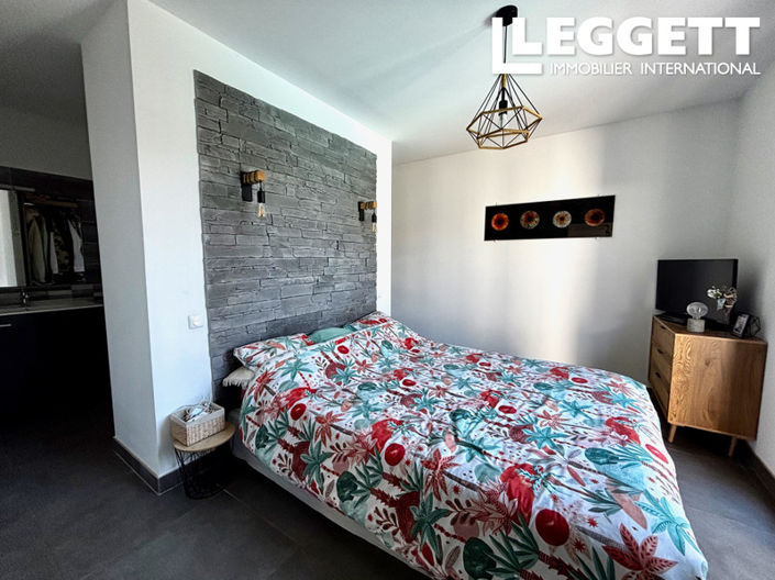 Image No.7-4 Bed House for sale