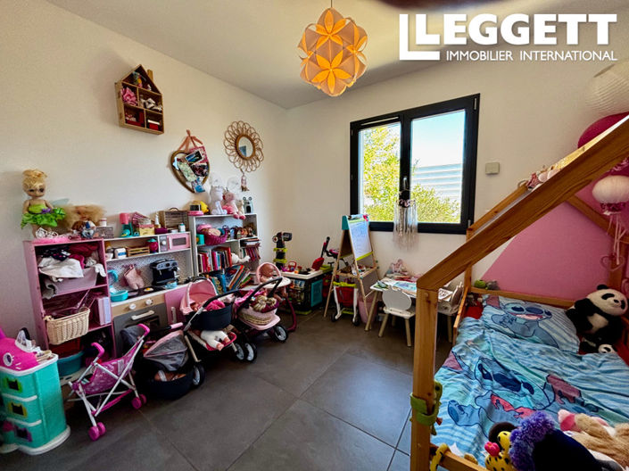 Image No.10-4 Bed House for sale