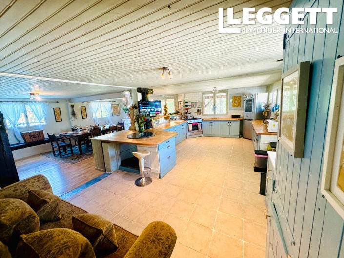 Image No.2-Maison de 6 chambres à vendre à Saint-Pierre-le-Moûtier