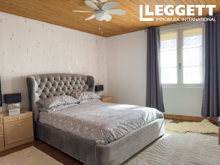 Image No.6-5 Bed House for sale