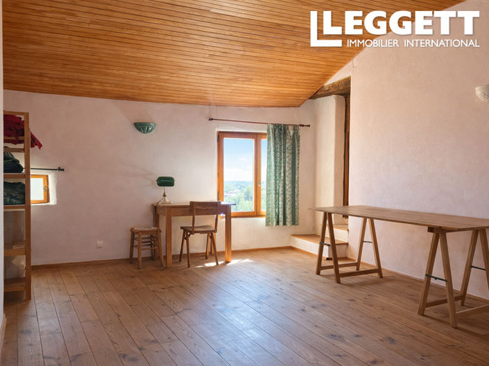 Image No.10-4 Bed House for sale