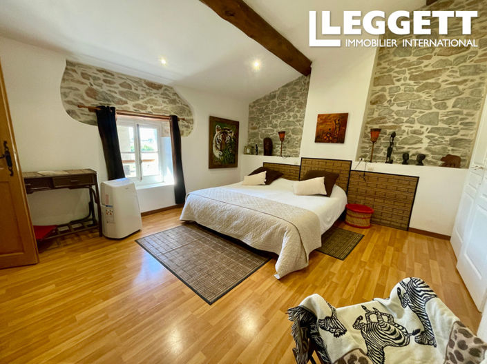 Image No.4-7 Bed House for sale
