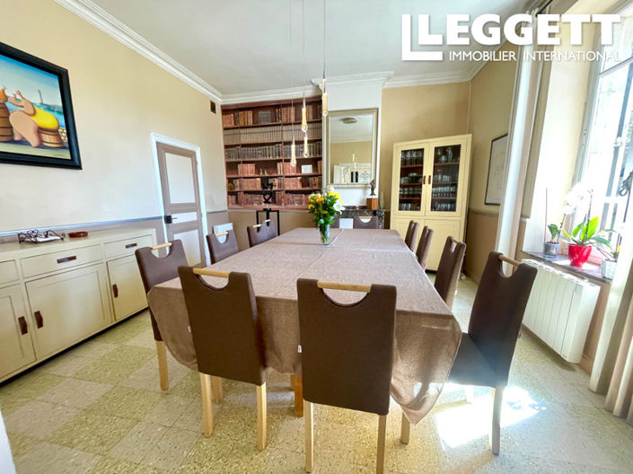Image No.8-7 Bed House for sale