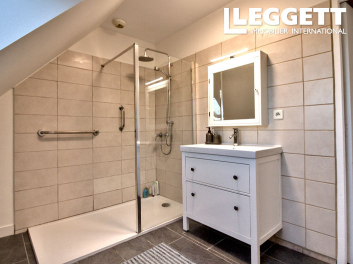 Image No.8-3 Bed House for sale