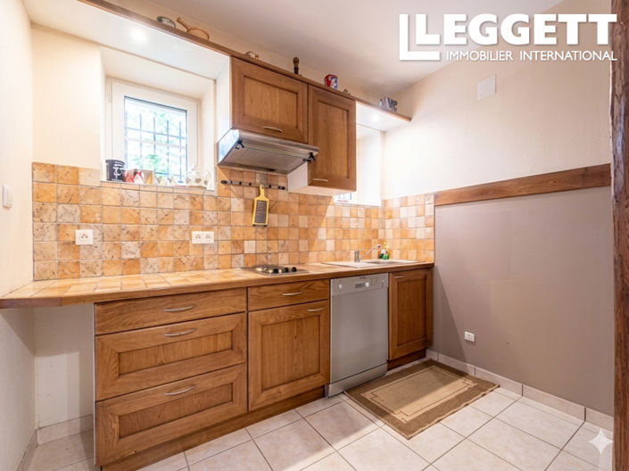 Image No.8-5 Bed House for sale