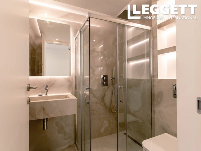 Image No.8-3 Bed Apartment for sale