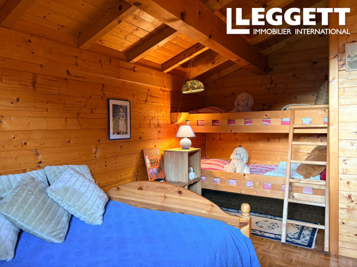 Image No.10-4 Bed House for sale