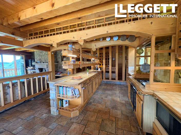 Image No.6-4 Bed House for sale