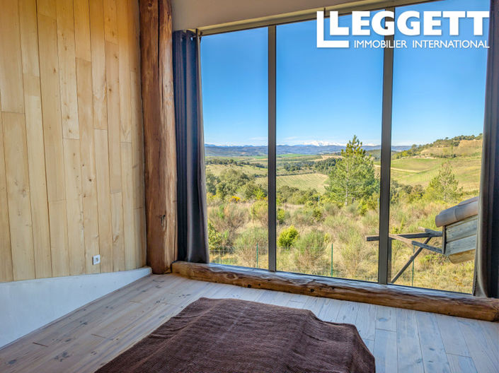 Image No.6-5 Bed House for sale