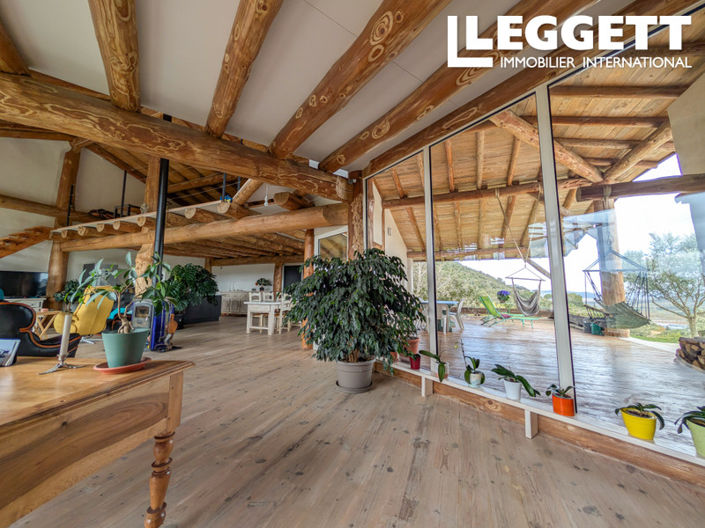 Image No.8-5 Bed House for sale