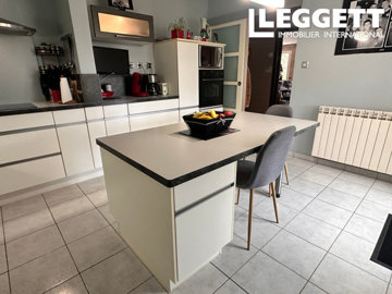 ahr0chm6ly9jzg4uagvzdglhlmltbw8vaw1hz2uvvevom