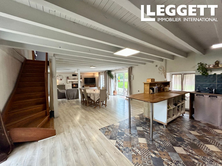 Image No.6-6 Bed House for sale