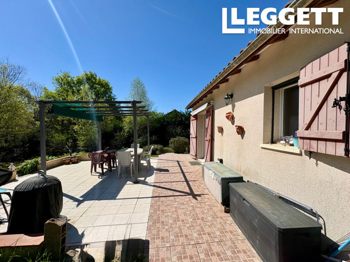 Image No.10-1 Bed House for sale