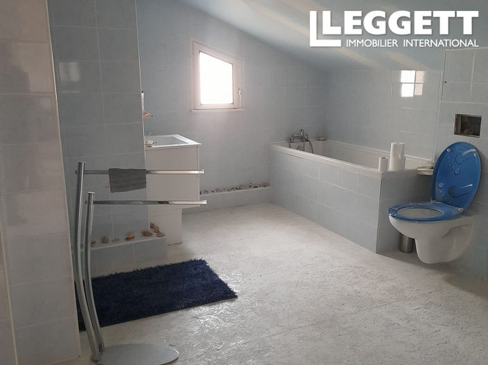 Image No.8-4 Bed House for sale