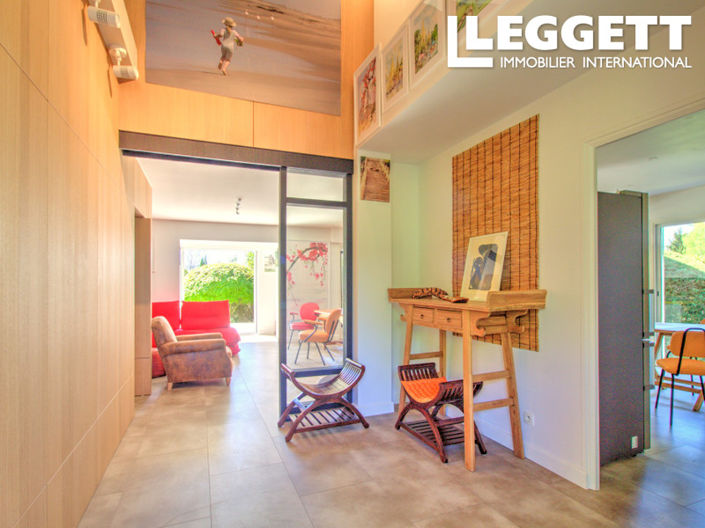 Image No.2-4 Bed House for sale