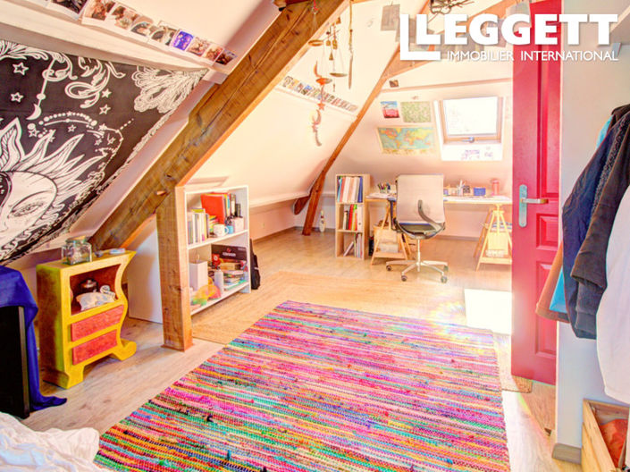 Image No.8-4 Bed House for sale