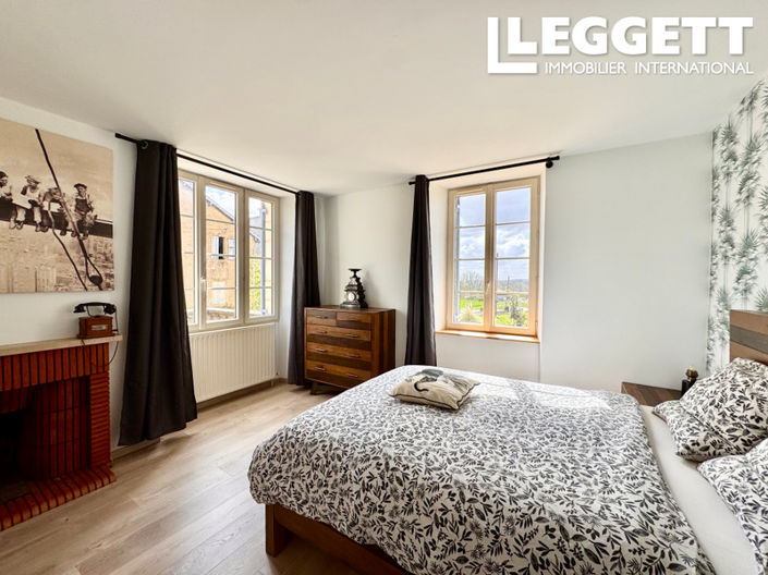 Image No.10-5 Bed House for sale