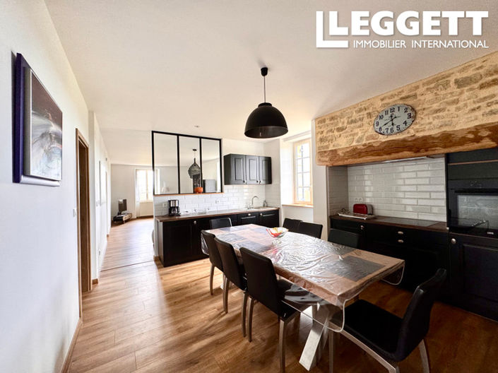 Image No.8-5 Bed House for sale