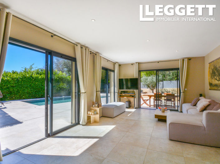 Image No.2-4 Bed House for sale