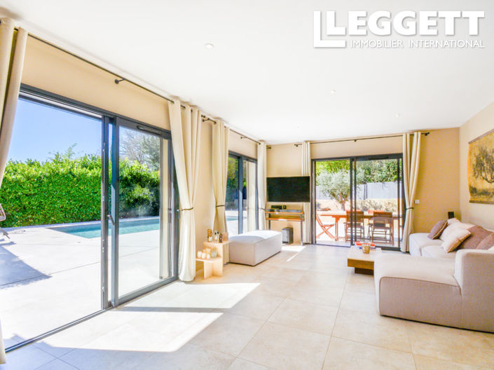 Image No.2-4 Bed House for sale