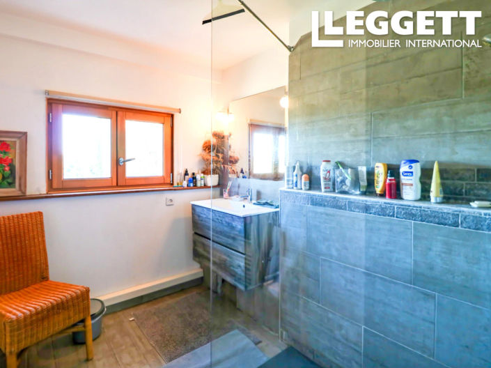 Image No.6-2 Bed House for sale