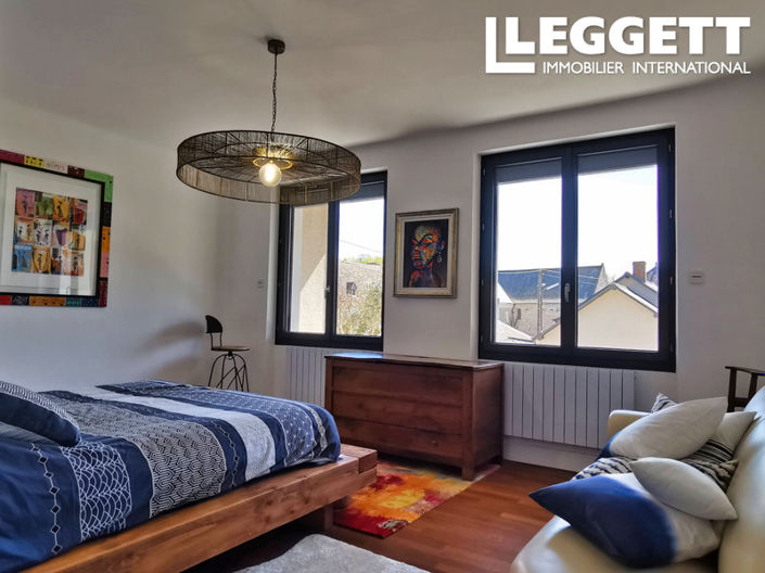 Image No.10-3 Bed House for sale