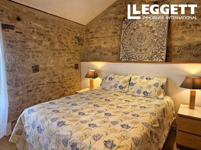 Image No.8-8 Bed House for sale