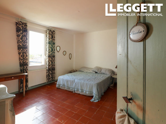 Image No.7-5 Bed House for sale