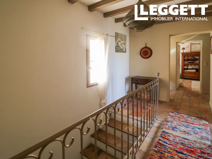 Image No.8-5 Bed House for sale