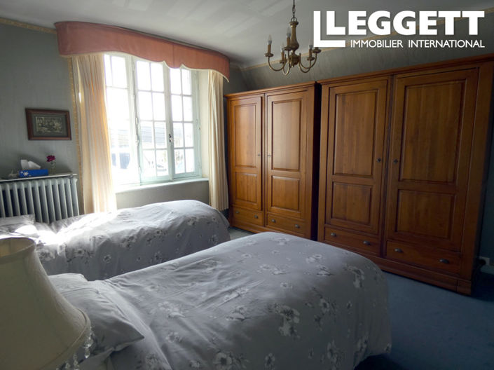 Image No.8-4 Bed House for sale