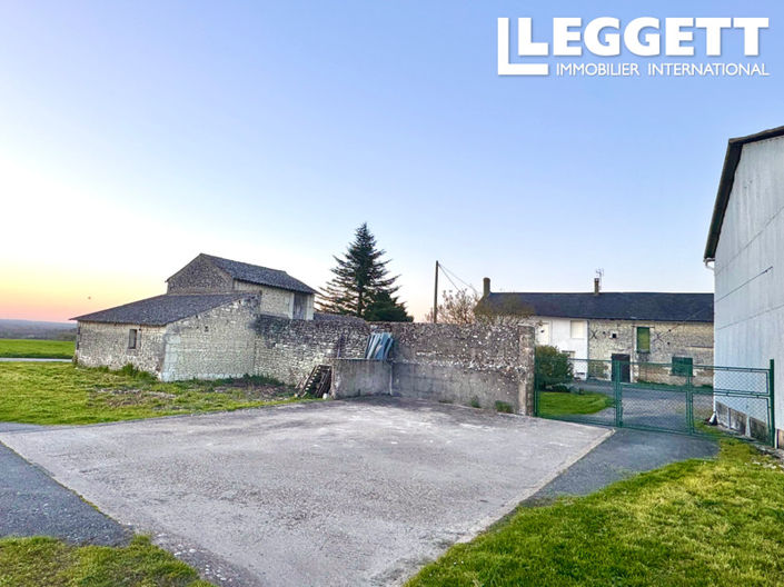 Image No.6-2 Bed House for sale